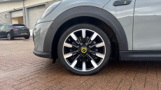 MINI Hatchback 135kW Cooper S Level 3 33kWh 3dr Auto Electric Hatchback